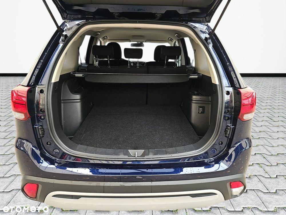 Mitsubishi Outlander - 27