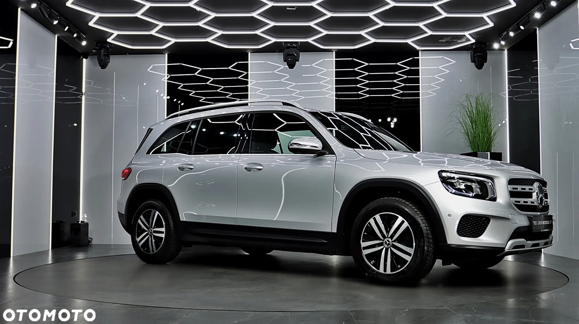 Mercedes-Benz GLB 200 7G-DCT - 13
