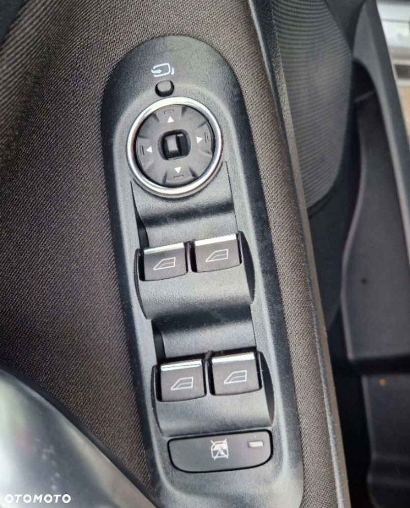 Ford S-Max 2.0 TDCi DPF Titanium - 23