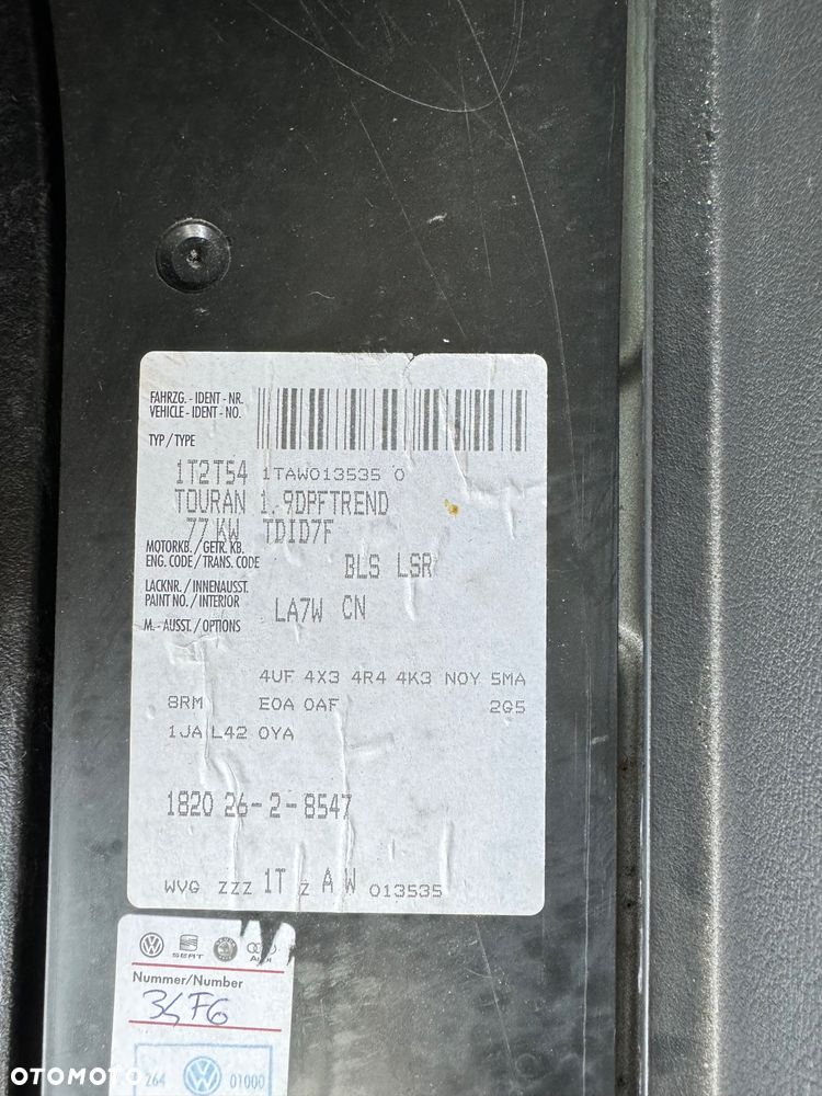 Volkswagen Touran - 4