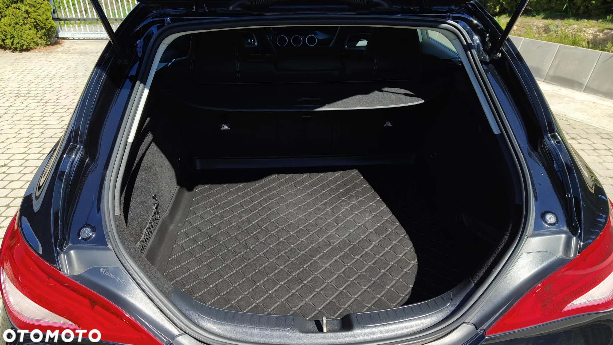 Mercedes-Benz CLA 180 d - 12