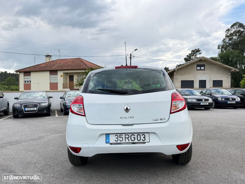 Renault Clio - 17