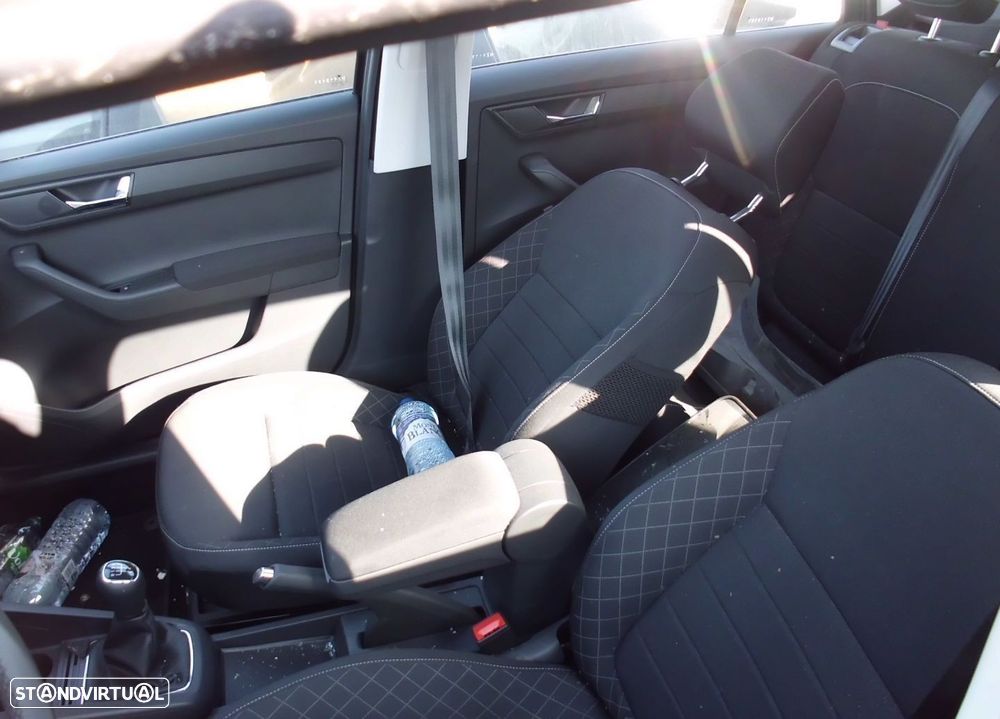 Peças Skoda Fabia III (NJ3) 1.0 TSI 2021 - 23