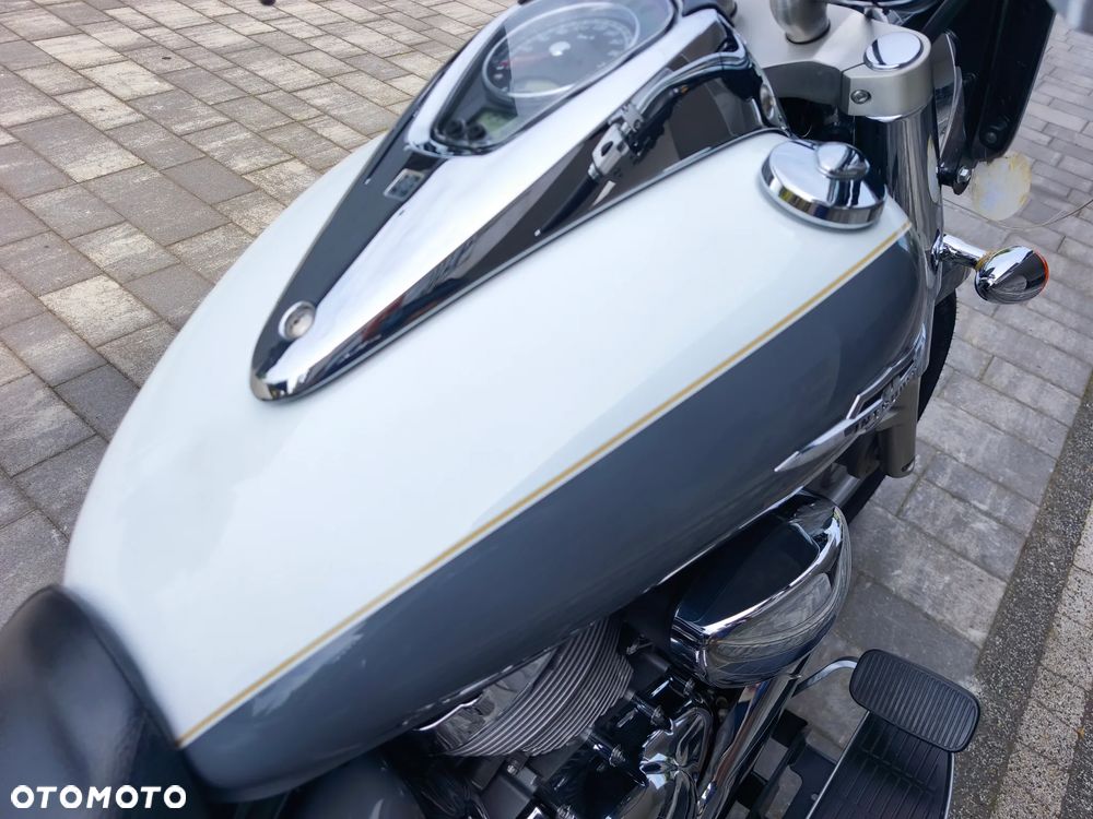 Suzuki Intruder - 23