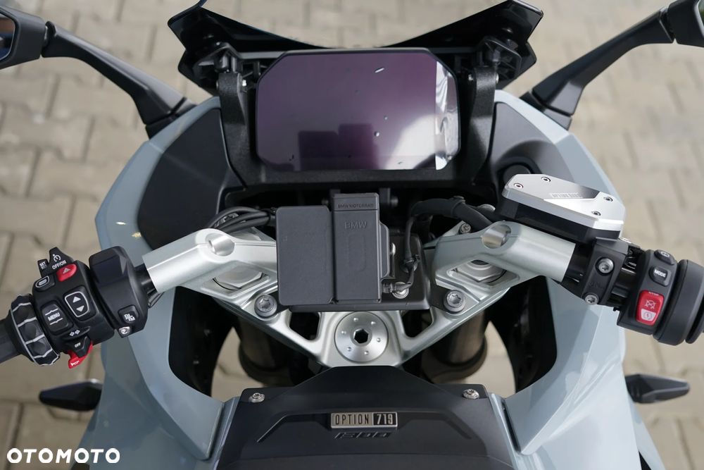 BMW R - 26