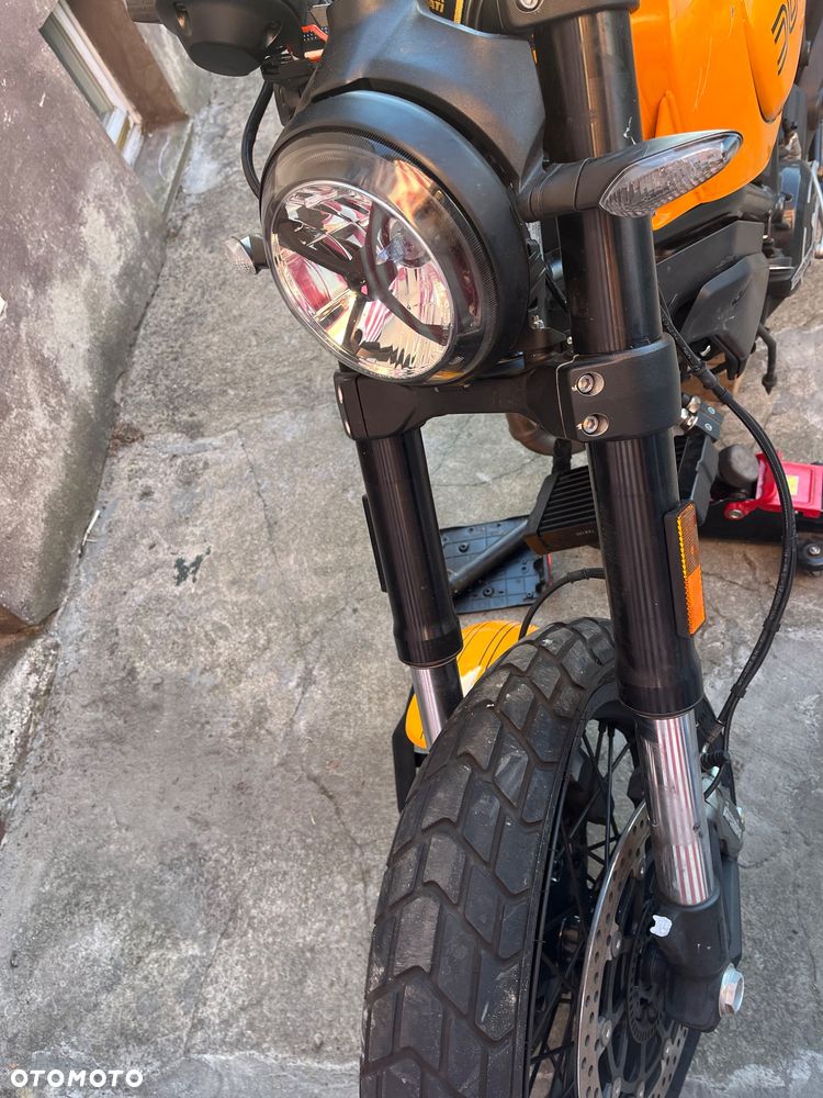 Ducati Scrambler - 10