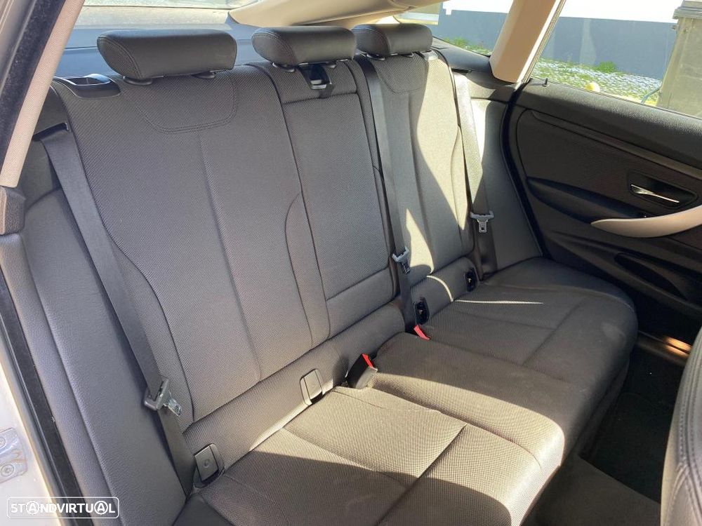 BMW 320 Gran Turismo d xDrive Sport-Aut. - 31