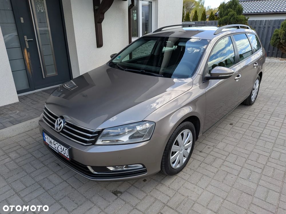 Volkswagen Passat - 1