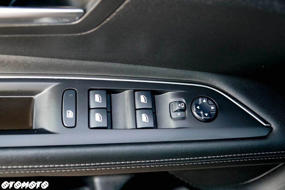 Peugeot 3008 1.5 BlueHDi Allure S&S EAT8 - 28