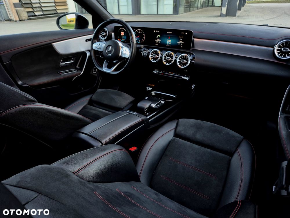 Mercedes-Benz CLA 220 7G-DCT AMG Line - 14