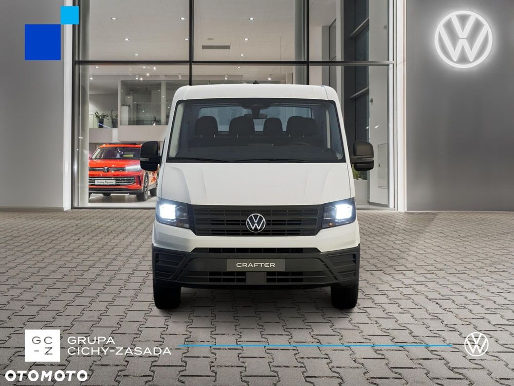 Volkswagen Crafter 35 Skrzyniowy z podwójną kabiną silnik: 2,0 l EU6 SCR 140 KM / skrzynia biegów: Przedni napęd manualna 6-biegowa rozstaw osi: 3640 mm - 8