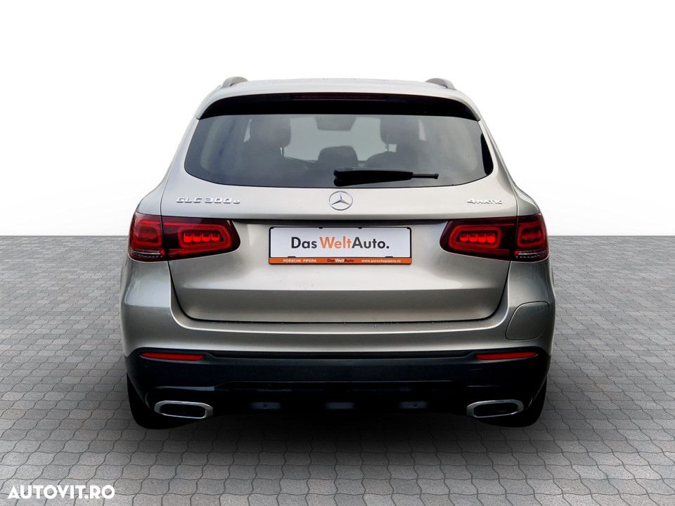 Mercedes-Benz GLC 300 4MATIC - 9