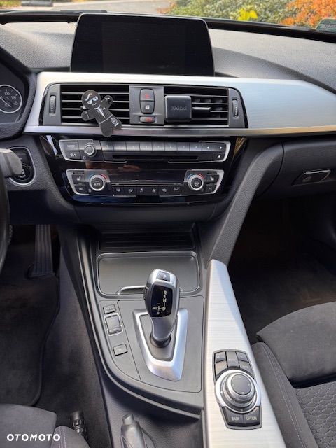 BMW Seria 3 320d xDrive M Sport Shadow sport - 13