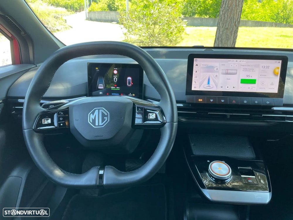 MG MG4 77 kWh Extended Range Luxury - 39