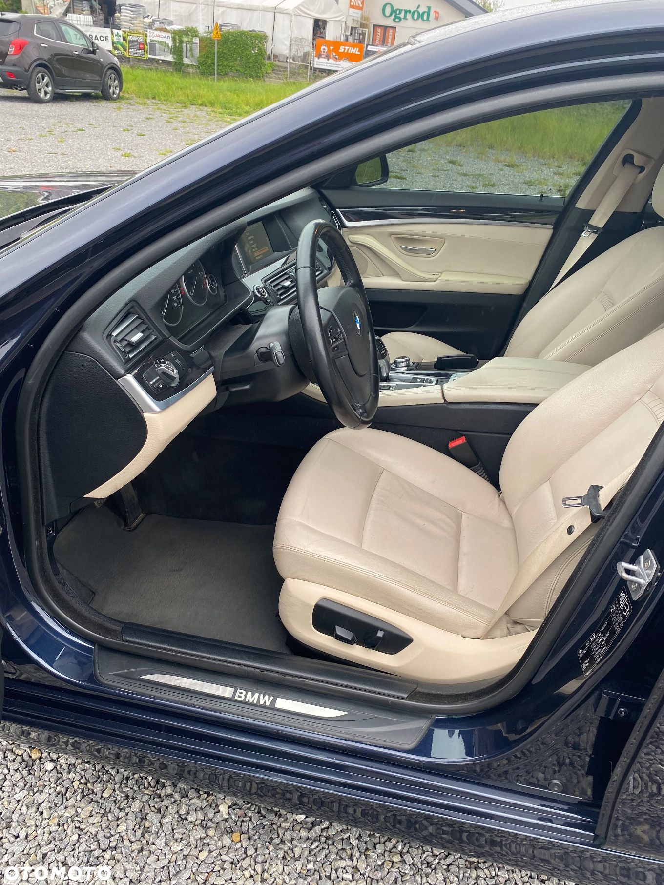 BMW Seria 5 518d - 12