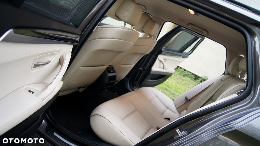 BMW Seria 5 520d - 29