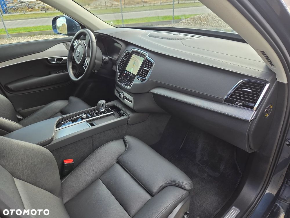 Volvo XC 90 B5 D AWD Plus Bright - 19