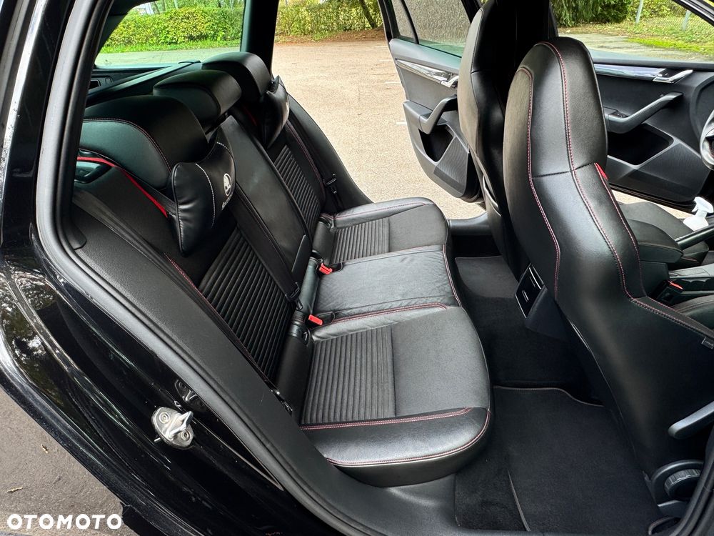 Skoda Octavia 2.0 TDI DSG RS - 24