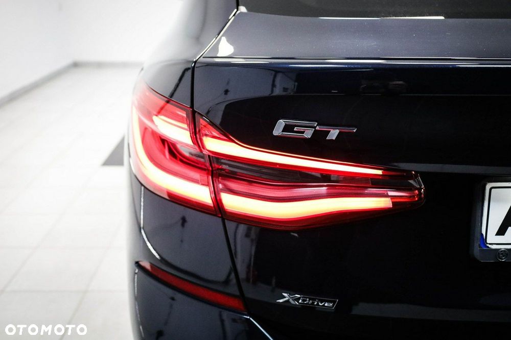 BMW 6GT - 12