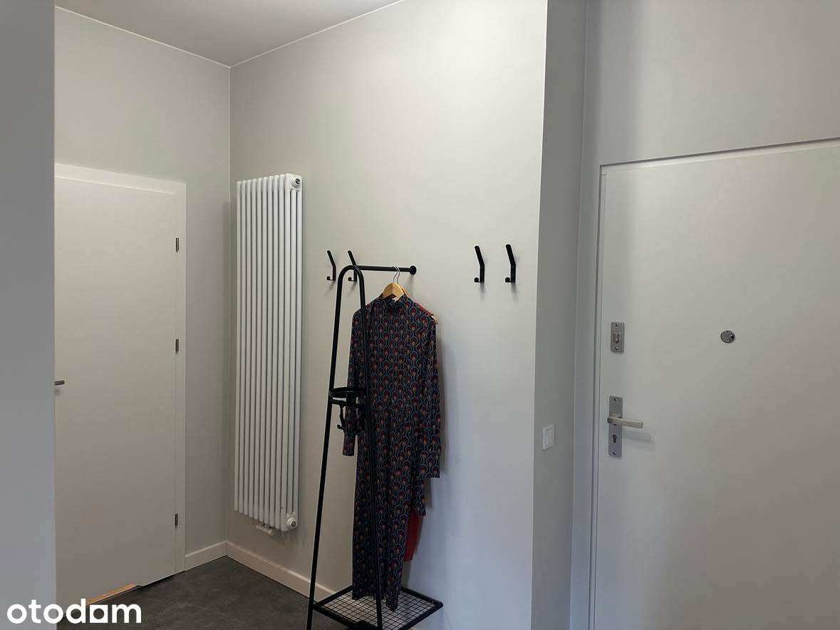 Klimatyczne 2 pokoje w modernistycznej kamienicy