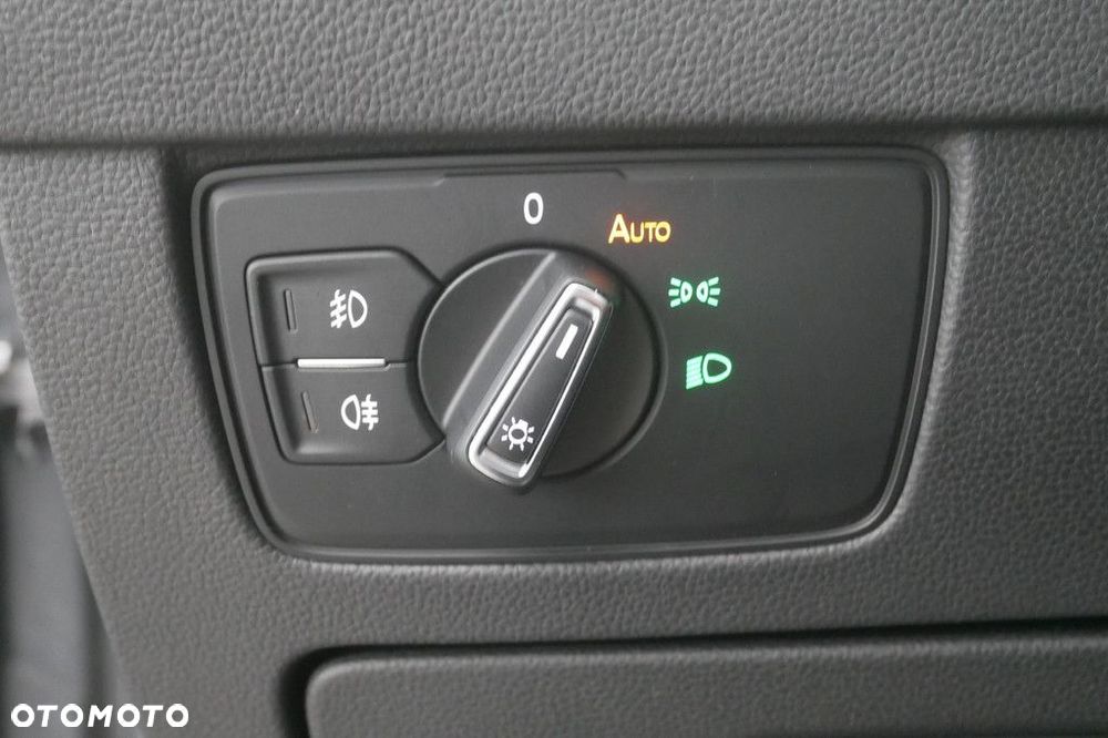 Volkswagen Passat Variant 1.5 TSI EVO Essence DSG - 24