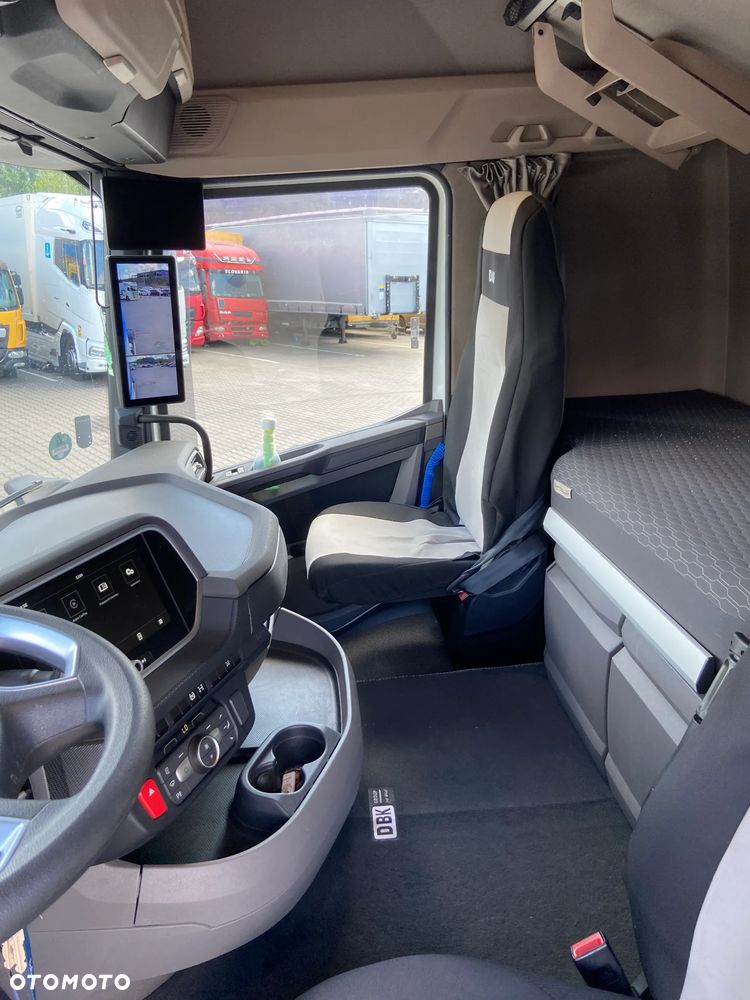 DAF XF - 25