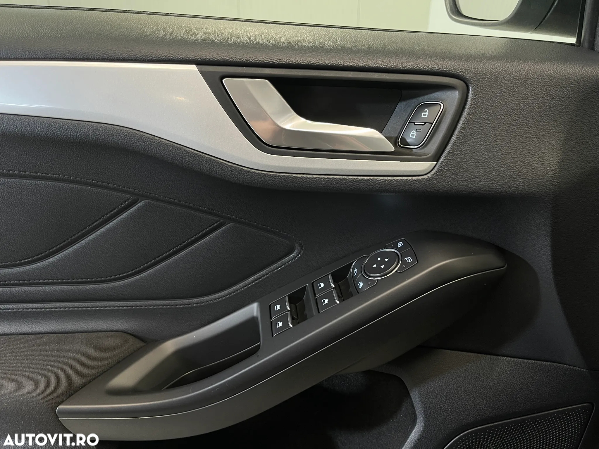 Ford Focus 1.0 EcoBoost Trend Edition - 13
