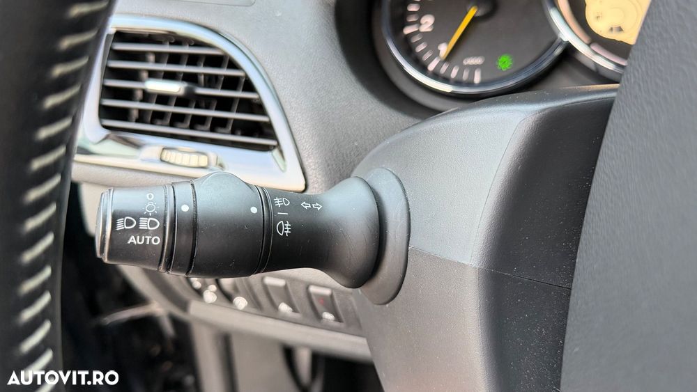 Renault Megane ENERGY dCi 130 Start & Stop Bose Edition - 25