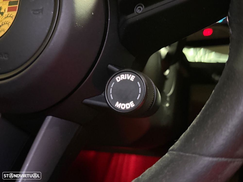 Porsche Taycan Sport Turismo GTS - 35