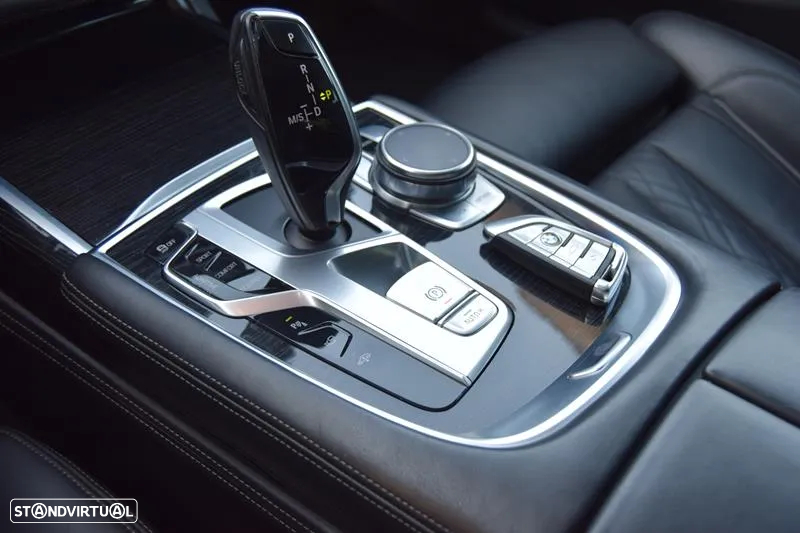 BMW 730 d Pack M - 35