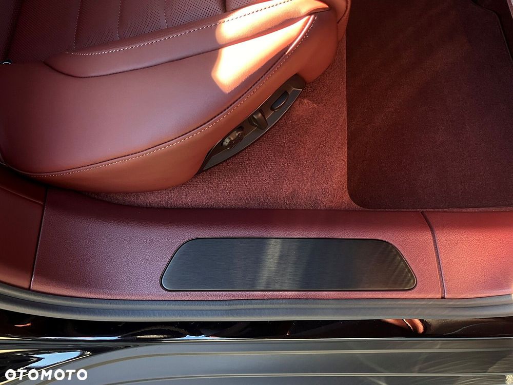 Porsche Panamera - 18