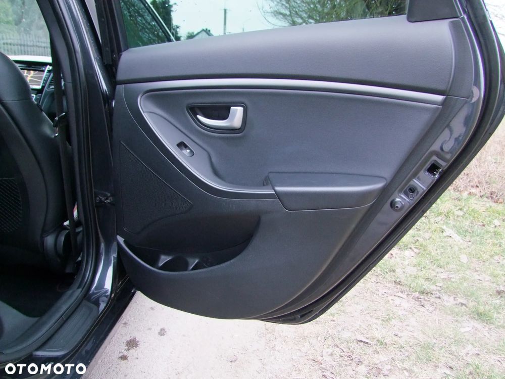 Hyundai i30 1.6 T GDI Turbo - 9