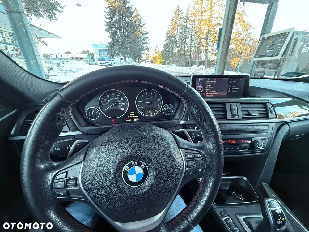 BMW Seria 3 335i Sport Line - 24