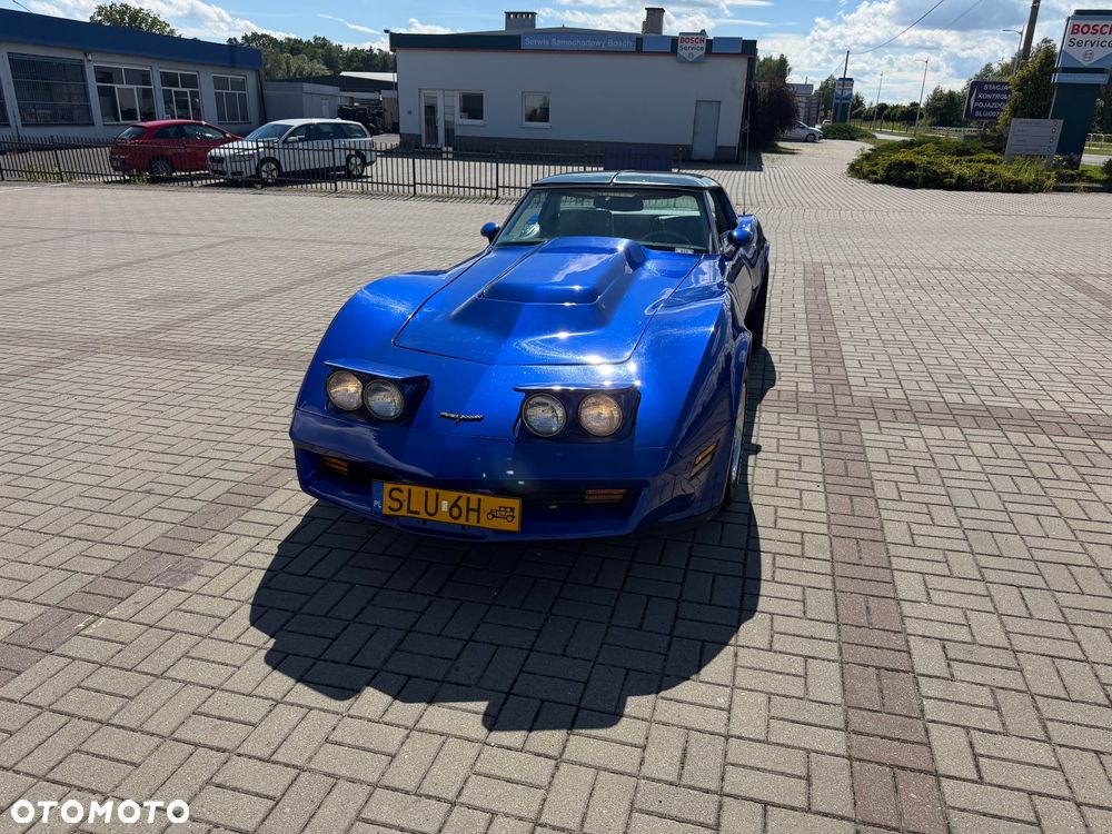 Chevrolet Corvette - 11