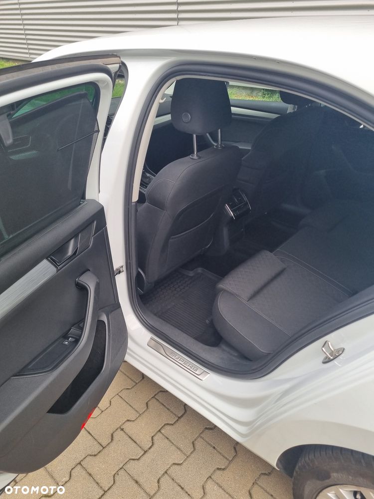 Skoda Superb 2.0 TDI Ambition DSG - 9