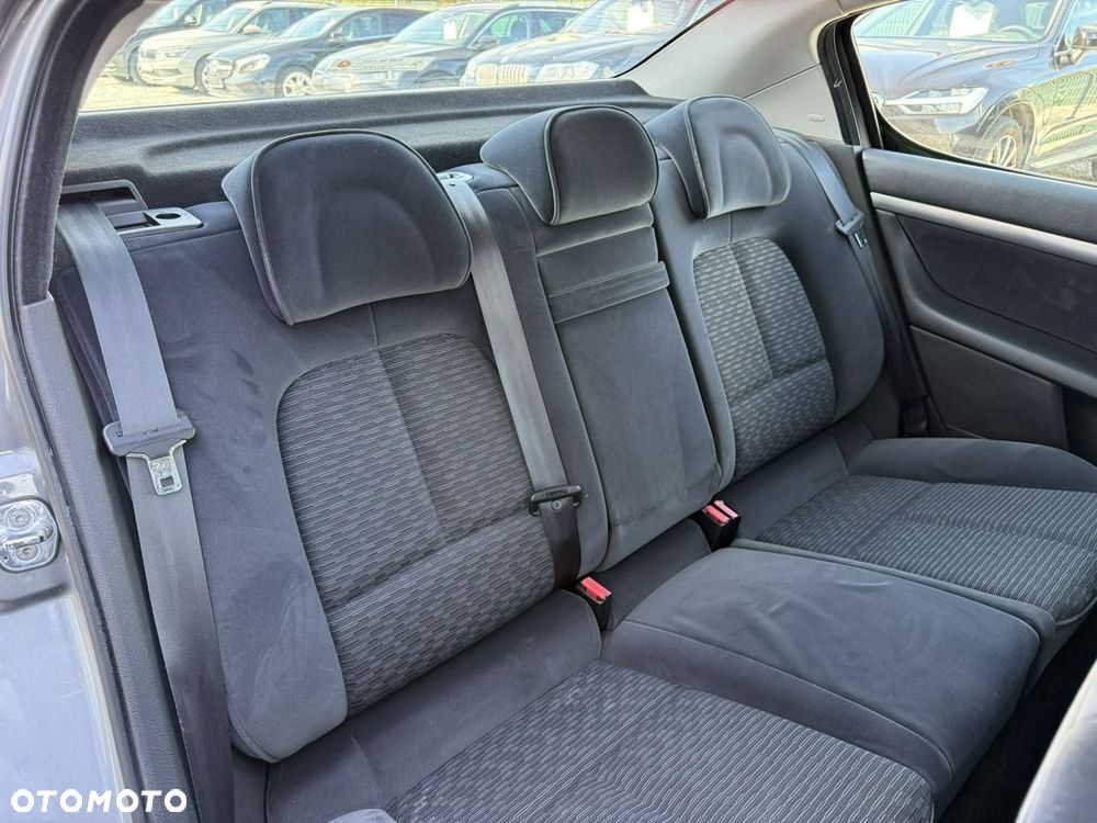 Peugeot 407 HDi 140 Business Line - 18