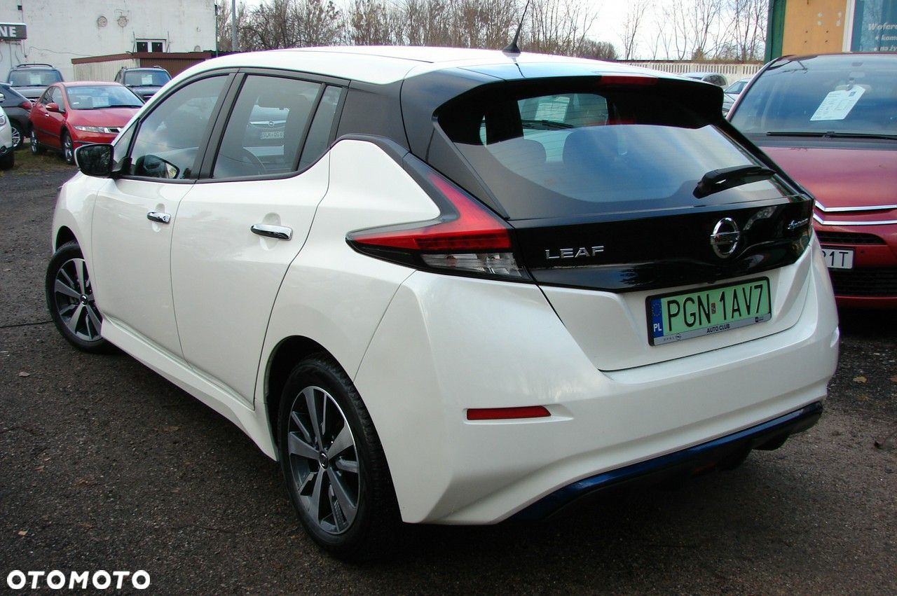 Nissan Leaf - 4
