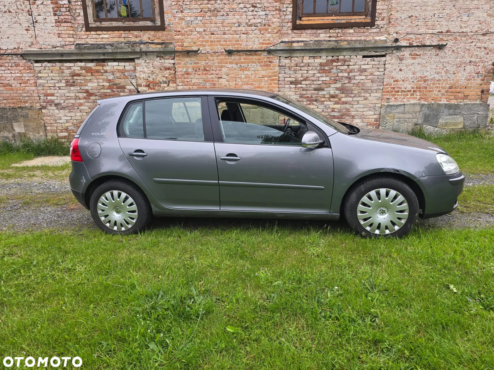 Volkswagen Golf 1.6 FSI Tour - 2