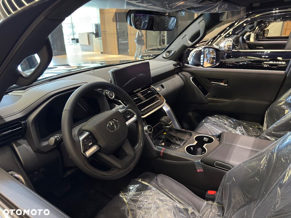 Toyota Land Cruiser - 10