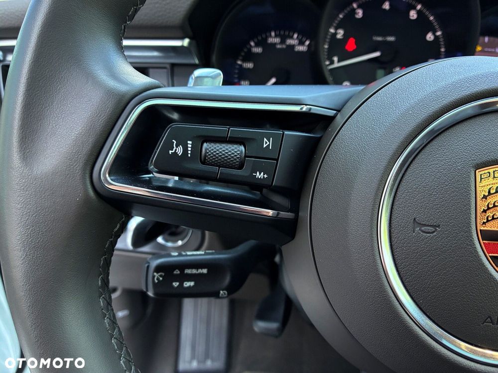 Porsche Macan - 25