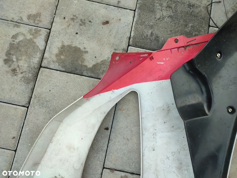 Owiewka, osłona lewa, bok, boczek lewy, wypełnienie owiewki, kierunkowskaz Yamaha R1 RN04 - 11