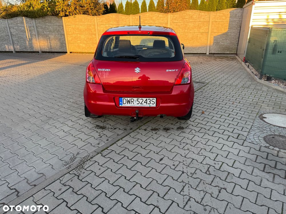 Suzuki Swift - 4