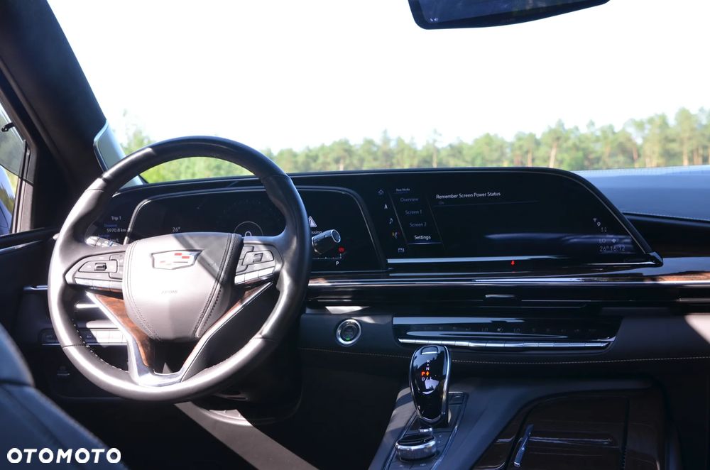 Cadillac Escalade - 36
