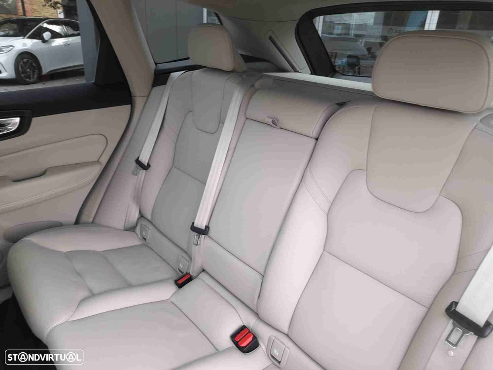 Volvo XC 60 2.0 T6 PHEV Plus Bright AWD - 7