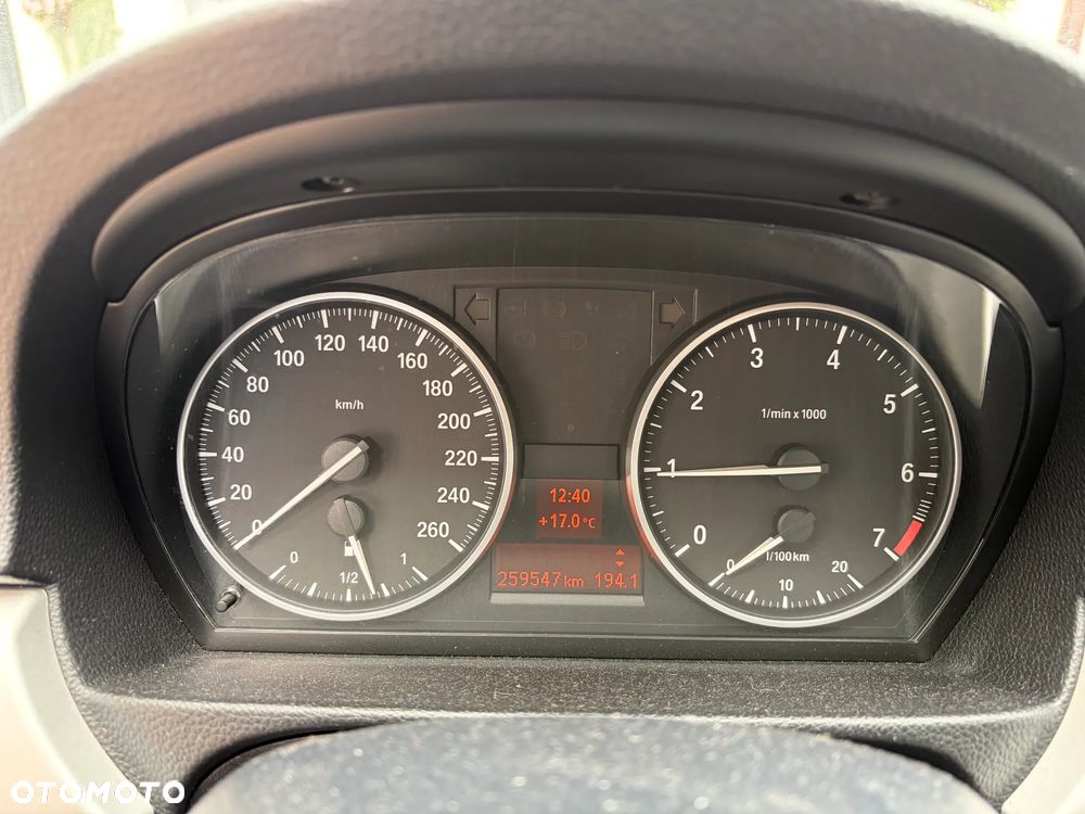 BMW Seria 3 318i - 9
