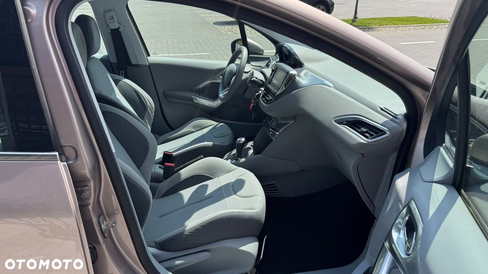 Peugeot 208 - 26