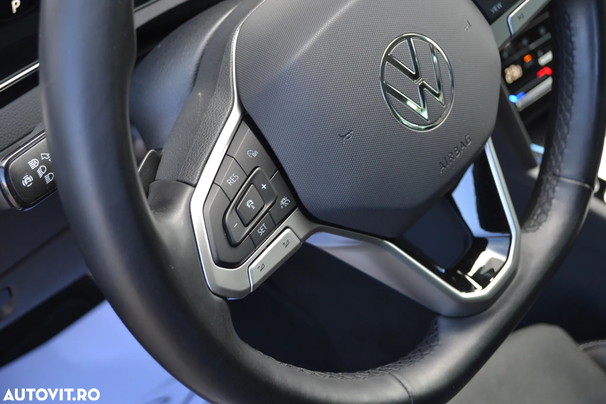 Volkswagen Passat Variant 2.0 TDI DSG Highline - 14