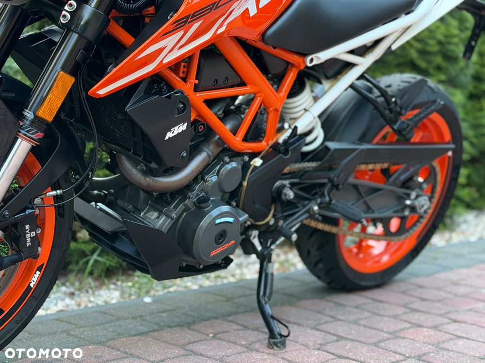 KTM Duke - 17