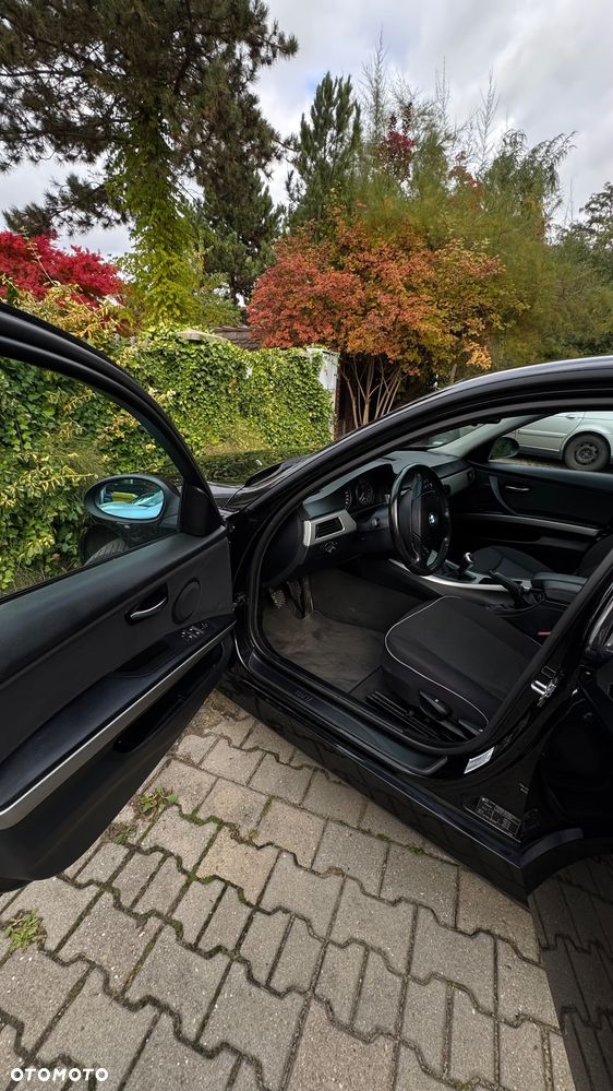 BMW Seria 3 320i - 6