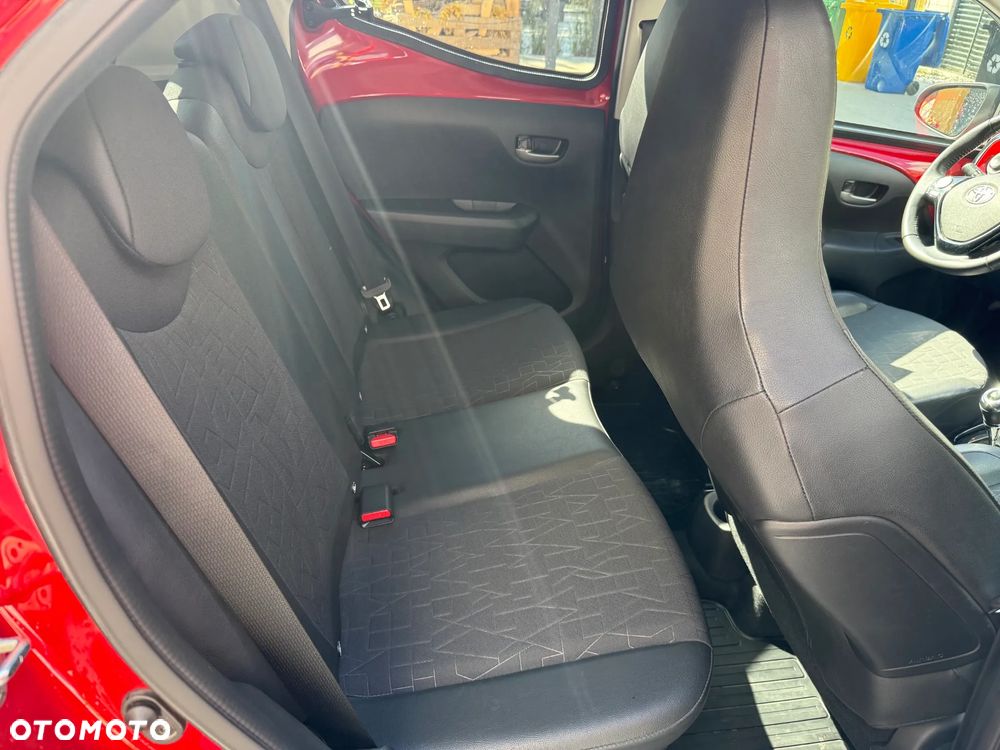 Toyota Aygo x.shift x-play connect - 12